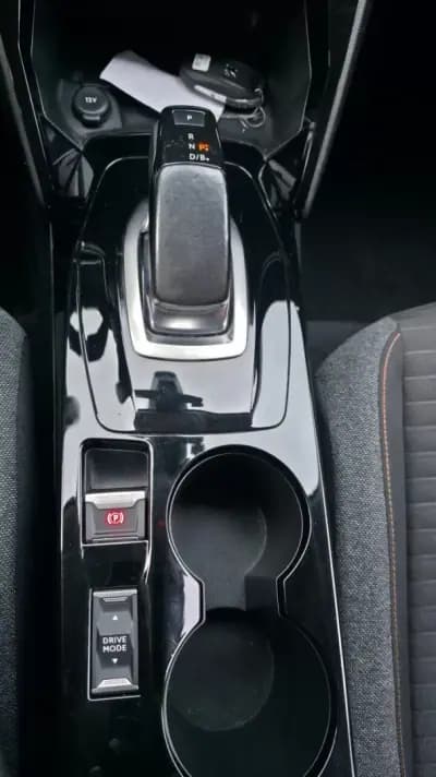 Sell Peugeot e-2008 2020 - 19990 EUR, 43800 km - AUTO.MOTO.pt