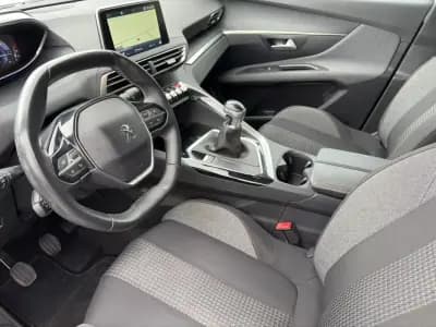Vendo Peugeot 3008 2019 - 17900 EUR, 66750 km - AUTO.MOTO.pt