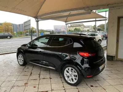 Sell Renault Clio 2018 - 11950 EUR, 83388 km - AUTO.MOTO.pt