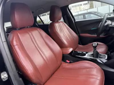 Vendo Peugeot 2008 2021 - 16900 EUR, 130000 km - AUTO.MOTO.pt