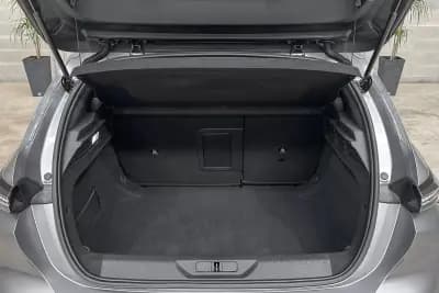 Vendo Peugeot 308 2023 - 19950 EUR, 38478 km - AUTO.MOTO.pt