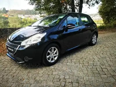 Sell Peugeot 208 2014 - 7750 EUR, 96000 km - AUTO.MOTO.pt