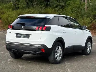 Vendo Peugeot 3008 2019 - 17900 EUR, 66750 km - AUTO.MOTO.pt
