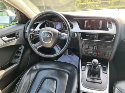 Vendo Audi A4 Avant 2011 - 11500 EUR, 253280 km - AUTO.MOTO.pt