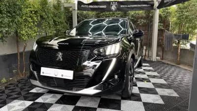 Vendo Peugeot e-2008 2022 - 21900 EUR, 67769 km - AUTO.MOTO.pt