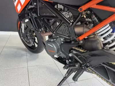 Sell KTM Duke 990 R 2022 - 4800 EUR, 46125 km - AUTO.MOTO.pt