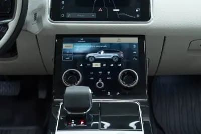 Sell Land Rover Range Rover Velar 2021 - 54950 EUR, 46000 km - AUTO.MOTO.pt