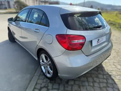 Vendo Mercedes-Benz A 180 2015 - 14250 EUR, 155500 km - AUTO.MOTO.pt