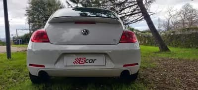 Vendo Volkswagen New Beetle 2011 - 18490 EUR, 163800 km - AUTO.MOTO.pt
