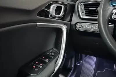 Sell Kia XCeed 2022 - 21950 EUR, 37220 km - AUTO.MOTO.pt