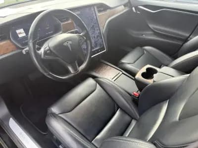 Vendo Tesla Model S 2019 - 27990 EUR, 181940 km - AUTO.MOTO.pt