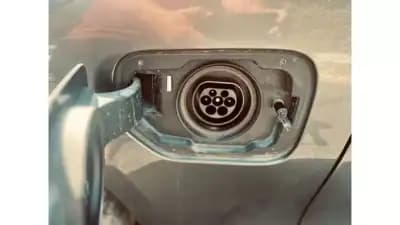 Vendo BMW 330 2019 - 22900 EUR, 151846 km - AUTO.MOTO.pt