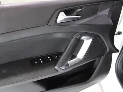 Vendo Peugeot 308 SW 2016 - 8900 EUR, 350824 km - AUTO.MOTO.pt