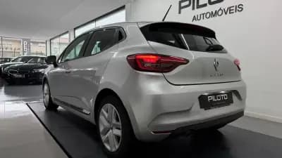 Vendo Renault Clio 2022 - 14900 EUR, 136243 km - AUTO.MOTO.pt