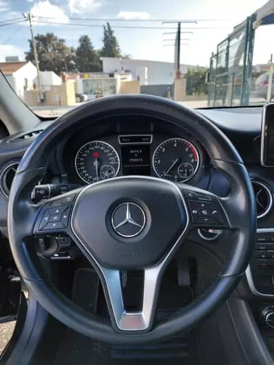 Vendo Mercedes-Benz A 180 2014 - 13900 EUR, 258000 km - AUTO.MOTO.pt