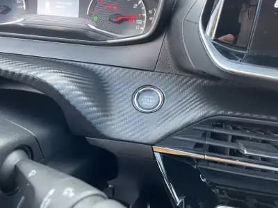 Sell Peugeot 2008 2021 - 16850 EUR, 43376 km - AUTO.MOTO.pt