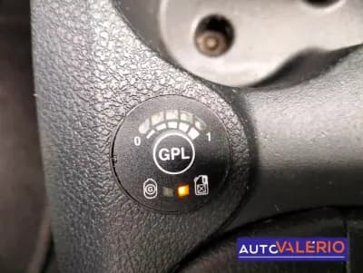 Vendo Dacia Sandero 2019 - 11950 EUR, 52000 km - AUTO.MOTO.pt