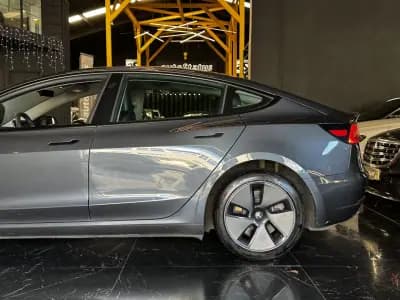 Vendo Tesla Model 3 2022 - 29990 EUR, 125900 km - AUTO.MOTO.pt