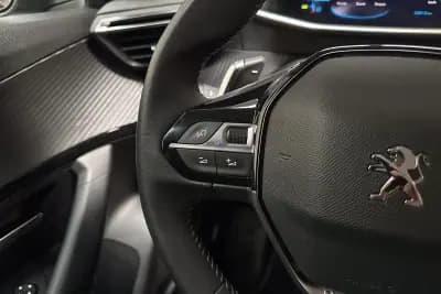 Sell Peugeot 2008 2021 - 18450 EUR, 43013 km - AUTO.MOTO.pt