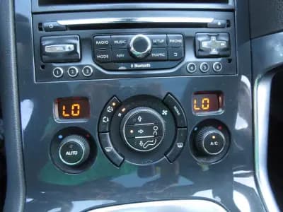 Sell Peugeot 3008 2016 - 13990 EUR, 143000 km - AUTO.MOTO.pt