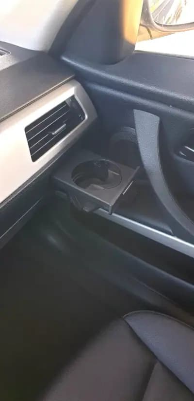 Sell BMW 318 2012 - 11490 EUR, 222729 km - AUTO.MOTO.pt