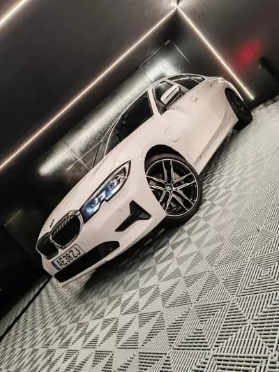 Vendo BMW 330e 2021 - 28750 EUR, 122142 km - AUTO.MOTO.pt