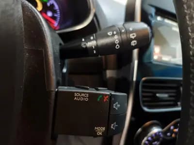 Vendo Renault Clio 2019 - 10990 EUR, 99000 km - AUTO.MOTO.pt