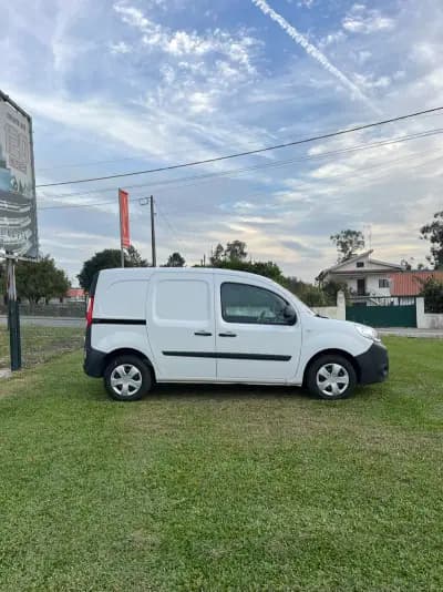 Vendo Renault KANGOO MAXI 1.5 DCI BUSINESS S/S 2021 - 10900 EUR, 154000 km - AUTO.MOTO.pt