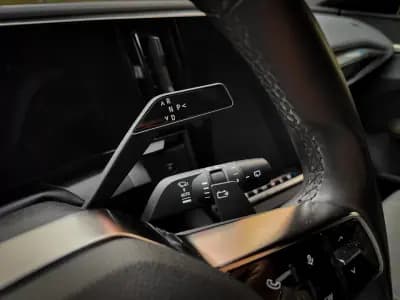 Vendo Renault Mégane E-Tech 2023 - 26500 EUR, 45000 km - AUTO.MOTO.pt