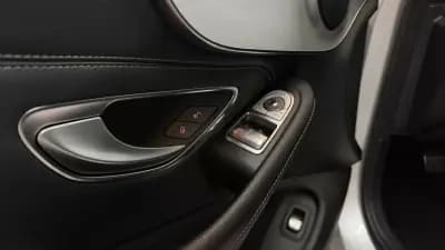 Vendo Mercedes-Benz C 220 2017 - 27990 EUR, 160170 km - AUTO.MOTO.pt