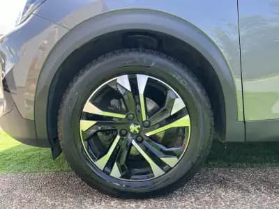 Vendo Peugeot 2008 2021 - 16500 EUR, 170000 km - AUTO.MOTO.pt