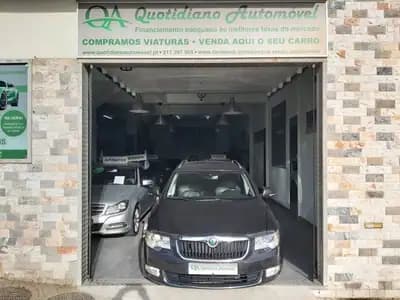 Vendo Skoda Superb 2010 - 9950 EUR, 295355 km - AUTO.MOTO.pt