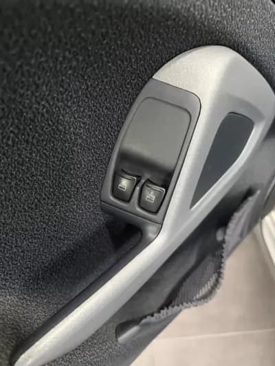 Sell Smart Fortwo Cabrio 2009 - 6000 EUR, 140000 km - AUTO.MOTO.pt