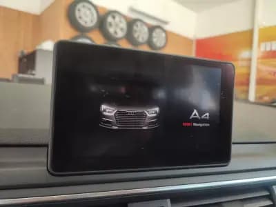 Vendo Audi A4 Avant 2017 - 18700 EUR, 168000 km - AUTO.MOTO.pt