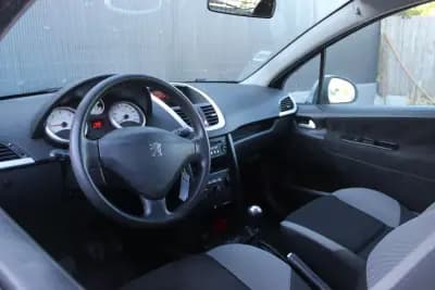 Sell Peugeot 207 2008 - 4250 EUR, 161000 km - AUTO.MOTO.pt