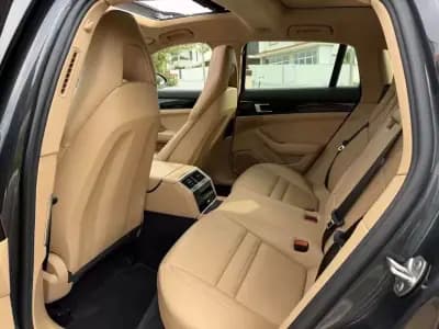 Sell Porsche Panamera Sport Turismo 2018 - 64999 EUR, 128000 km - AUTO.MOTO.pt