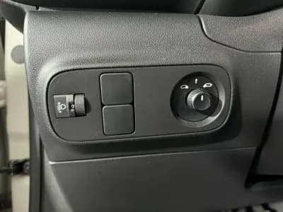 Sell Citroën C3 2022 - 11900 EUR, 102634 km - AUTO.MOTO.pt