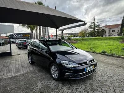 Vendo Volkswagen Golf Variant 2019 - 13590 EUR, 180000 km - AUTO.MOTO.pt