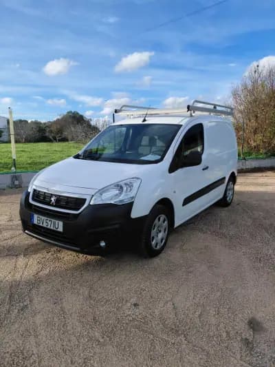 Vendo Peugeot Partner 2019 - 13980 EUR, 157692 km - AUTO.MOTO.pt