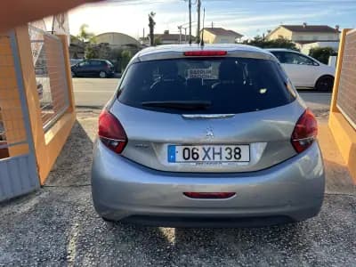 Vendo Peugeot 208 2019 - 10450 EUR, 73052 km - AUTO.MOTO.pt