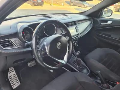 Sell Alfa Romeo Giulietta 2019 - 15790 EUR, 146000 km - AUTO.MOTO.pt