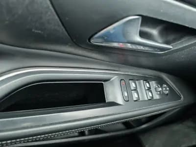 Vendo Peugeot 5008 2018 - 14990 EUR, 172200 km - AUTO.MOTO.pt