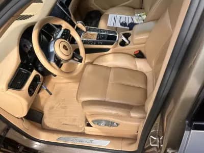 Vendo Porsche Macan 2016 - 42900 EUR, 145000 km - AUTO.MOTO.pt