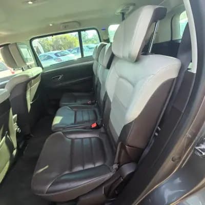 Vendo Renault Espace 2015 - 18950 EUR, 122067 km - AUTO.MOTO.pt