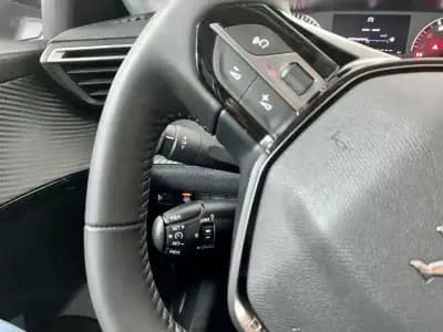 Sell Peugeot 208 2022 - 13400 EUR, 45338 km - AUTO.MOTO.pt