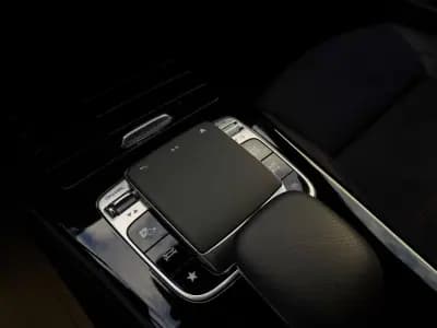 Vendo Mercedes-Benz A 180 2019 - 27950 EUR, 79000 km - AUTO.MOTO.pt