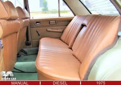 Vendo Mercedes-Benz 220 1975 - 12500 EUR, 31373 km - AUTO.MOTO.pt