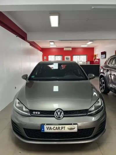 Vendo Volkswagen Golf 2015 - 18900 EUR, 147980 km - AUTO.MOTO.pt