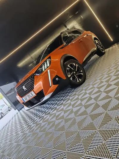 Vendo Peugeot 2008 2021 - 19750 EUR, 134592 km - AUTO.MOTO.pt