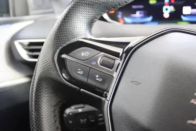 Vendo Peugeot 3008 2021 - 22990 EUR, 110993 km - AUTO.MOTO.pt